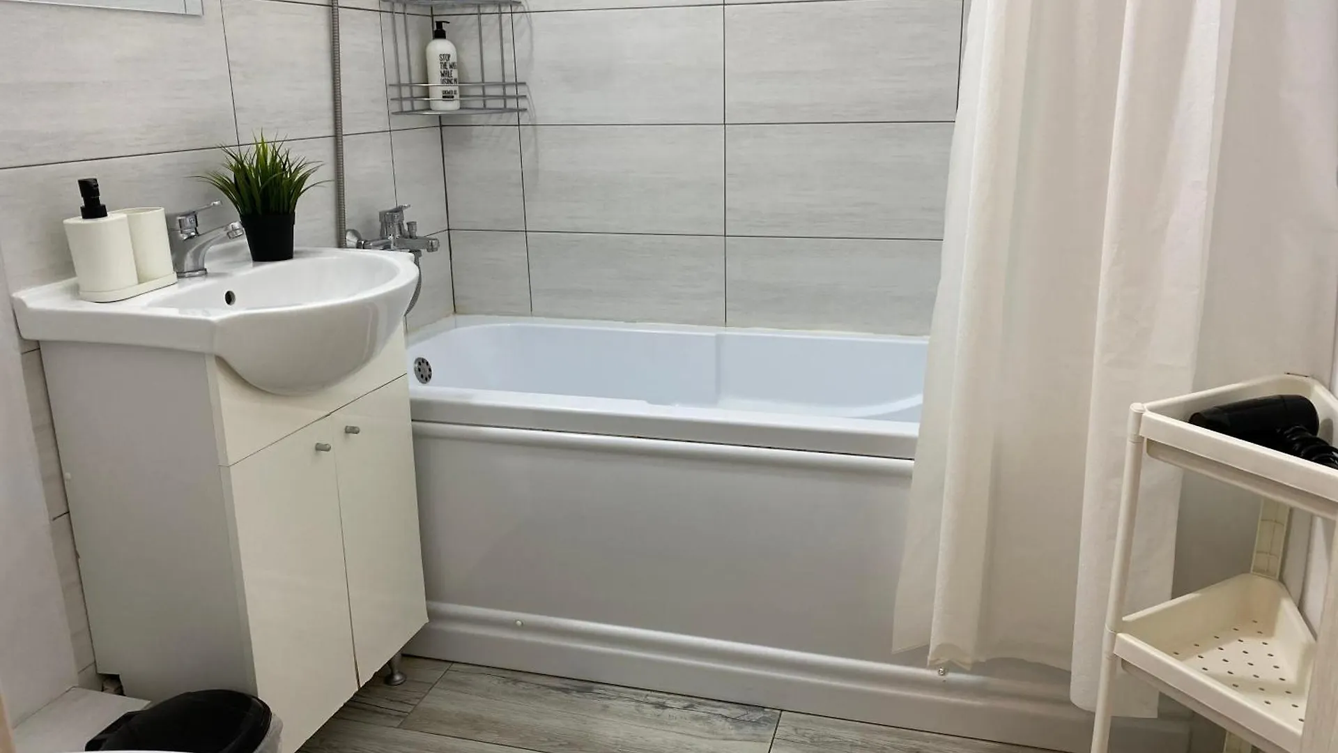 Apartament Garsoniera 1 Mega Mall Bucureşti